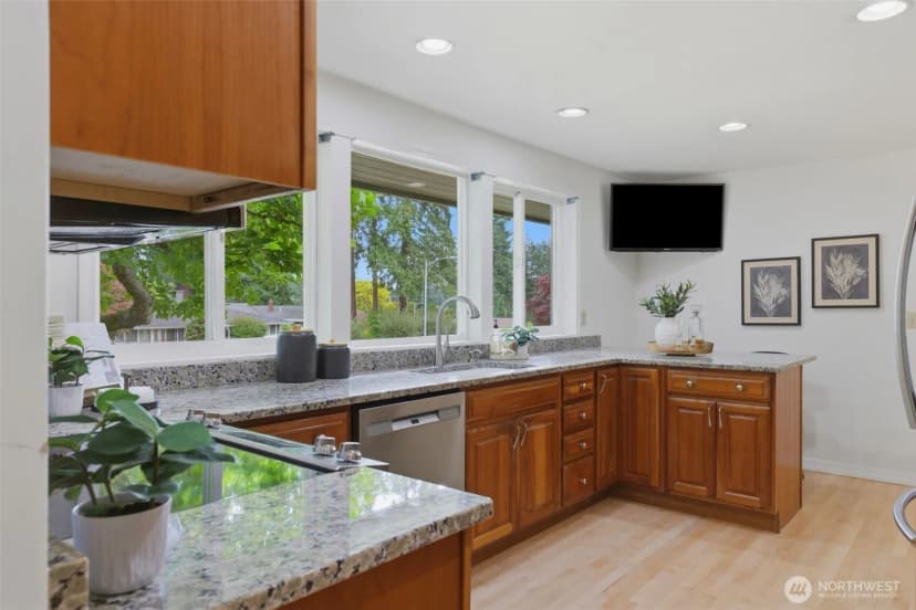 Property photo for 1024 Daniels Drive, Fircrest photo 9