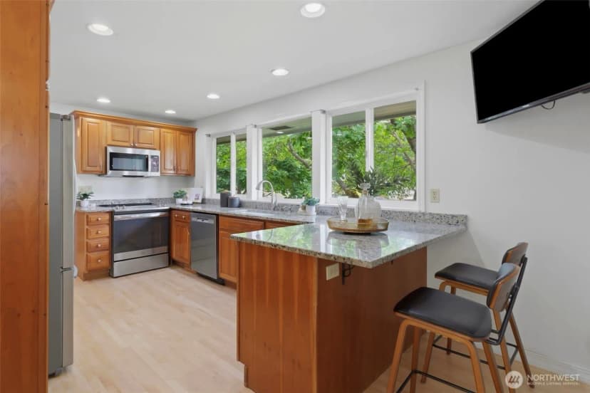 Property photo for 1024 Daniels Drive, Fircrest photo 10
