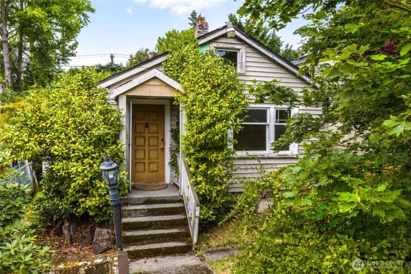 Property photo for 1024 S Director Street, Seattle
