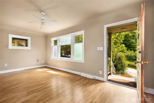 Property photo for 1024 S Director Street, Seattle photo 5