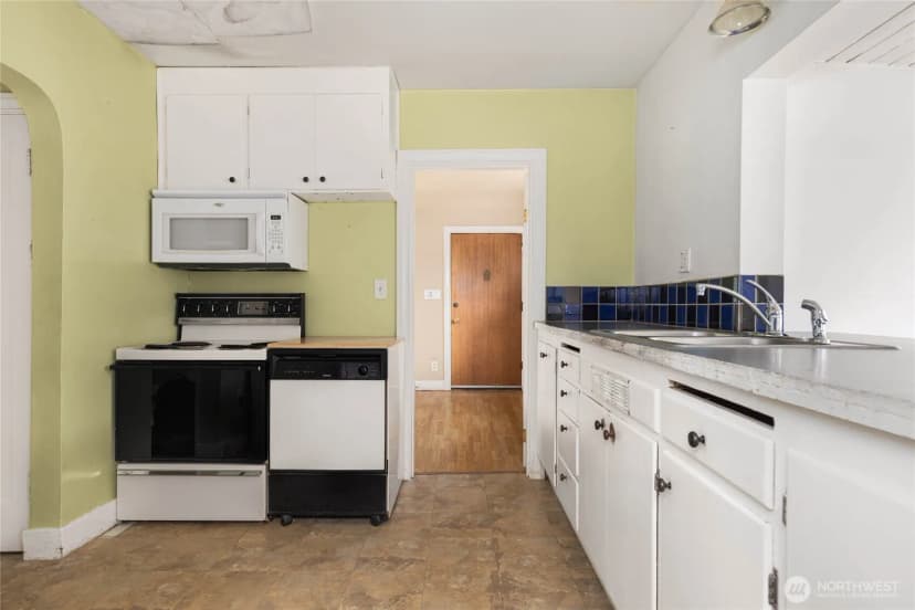 Property photo for 1024 S Director Street, Seattle photo 9