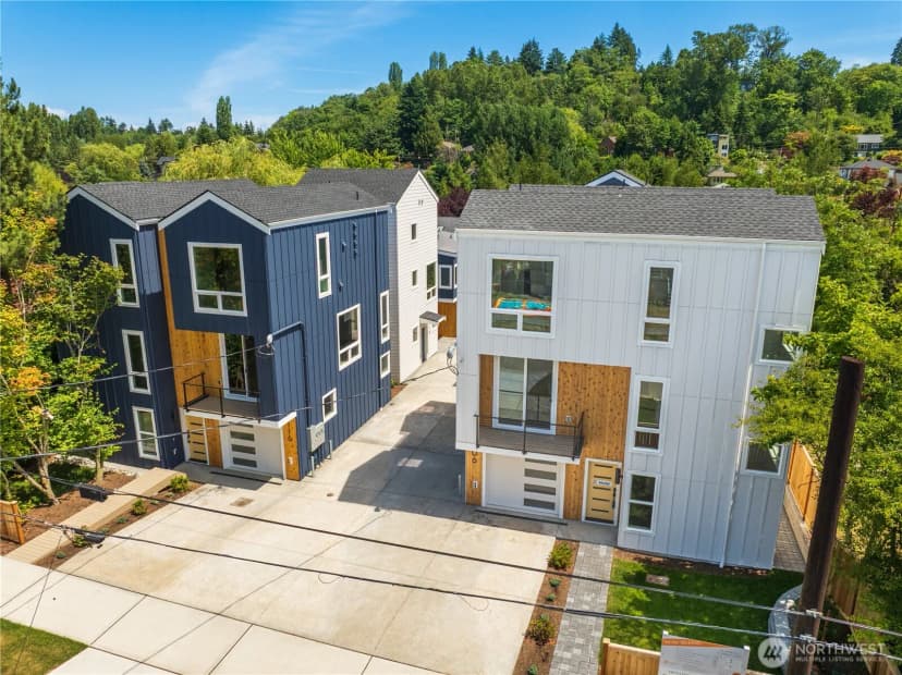 Property photo for 106 29th Avenue E, Seattle photo 28
