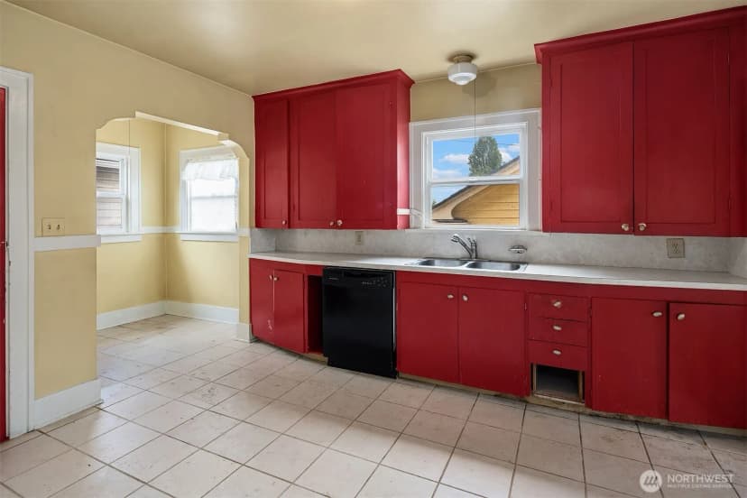 Property photo for 2518 30th Avenue S, Seattle photo 10