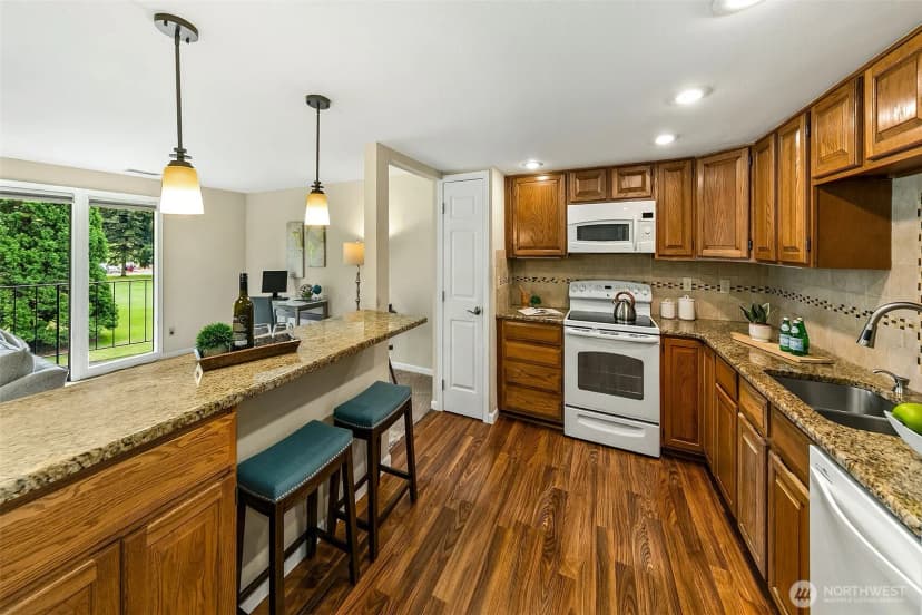 Property photo for 16929 Inglewood Road Ne #c302, Kenmore photo 13