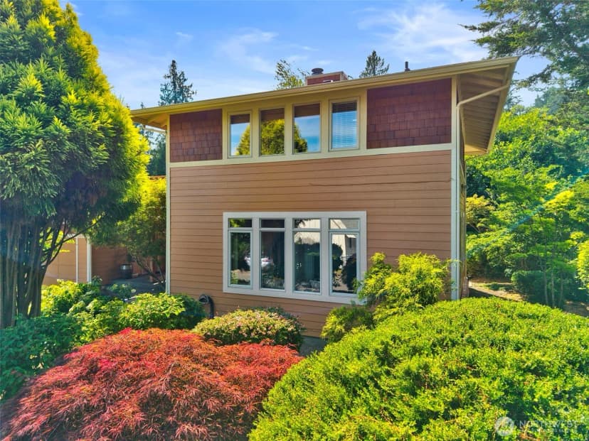 Property photo for 19061 Harris Avenue Ne, Suquamish photo 4