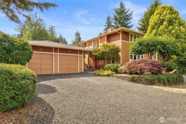 Property photo for 19061 Harris Avenue Ne, Suquamish