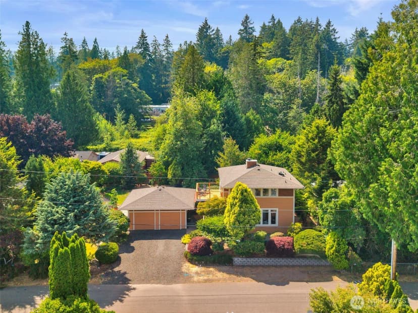 Property photo for 19061 Harris Avenue Ne, Suquamish photo 2