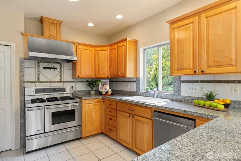 Property photo for 19061 Harris Avenue Ne, Suquamish photo 16