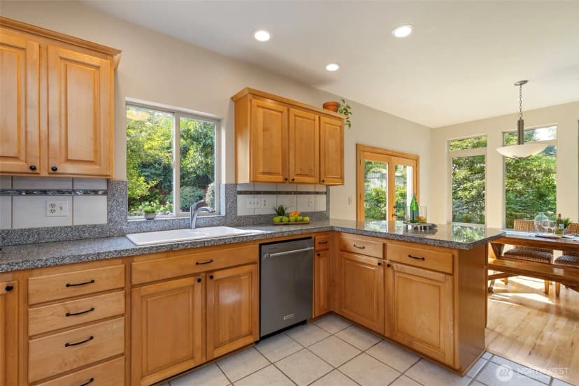Property photo for 19061 Harris Avenue Ne, Suquamish photo 17
