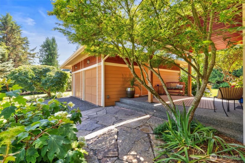 Property photo for 19061 Harris Avenue Ne, Suquamish photo 5