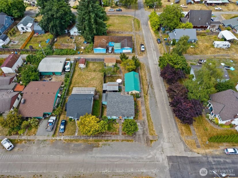 Property photo for 1131 J Street, Centralia photo 32