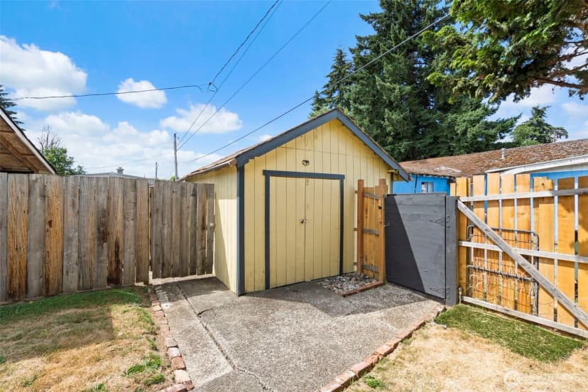 Property photo for 1131 J Street, Centralia photo 31