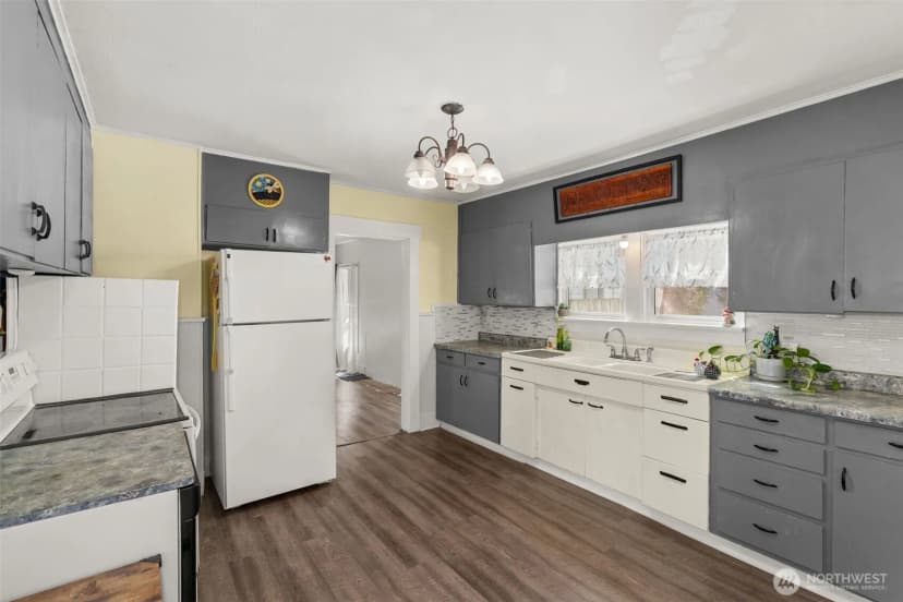 Property photo for 1131 J Street, Centralia photo 8