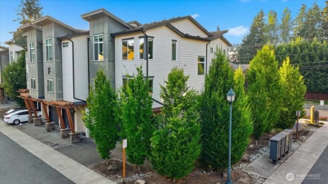 Property photo for 19225 Damson Road #f-4, Lynnwood photo 3
