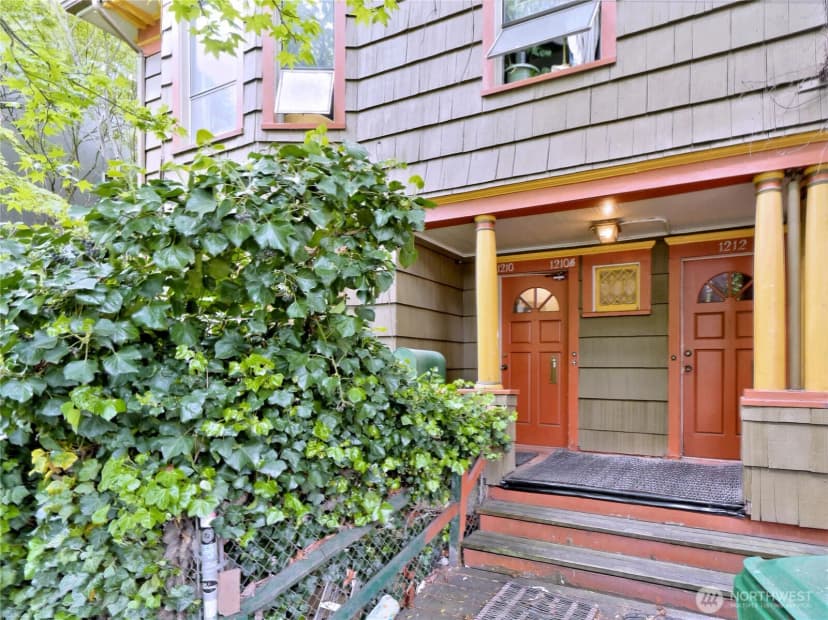 Property photo for 1210 E Pine Street, Seattle photo 2