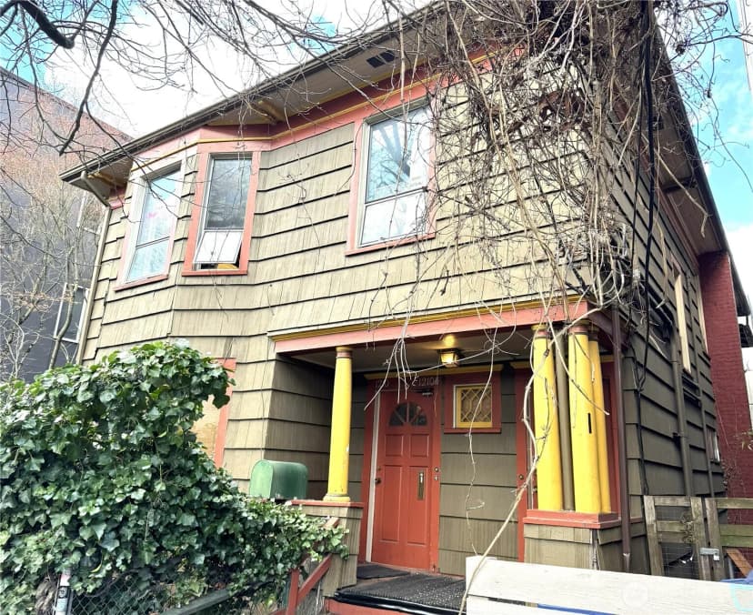 Property photo for 1210 E Pine Street, Seattle