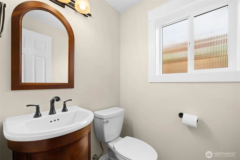 Property photo for 1513 23rd Avenue S, Seattle photo 11
