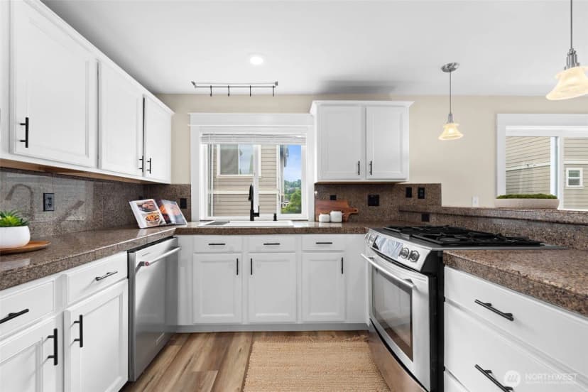 Property photo for 1513 23rd Avenue S, Seattle photo 10