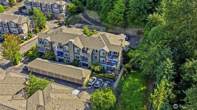 Property photo for 3500 E Lake Sammamish Parkway Se #3-103, Sammamish photo 6