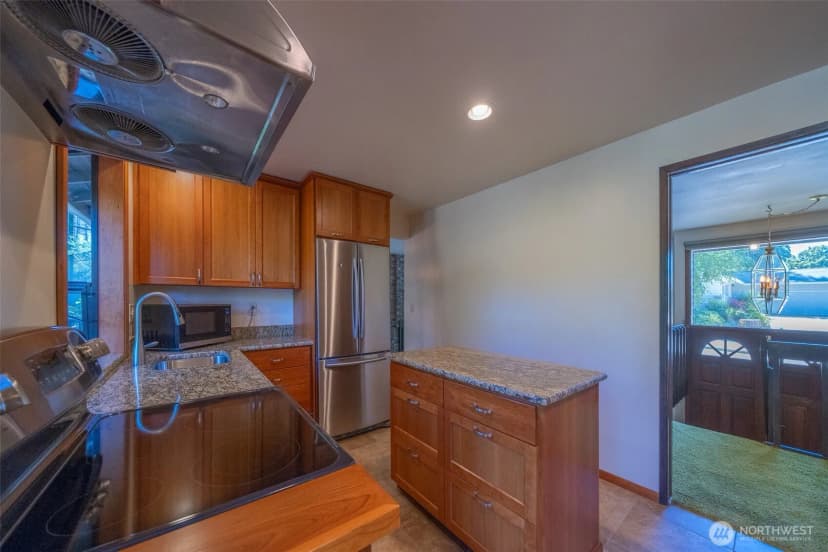 Property photo for 6054 123rd Avenue Se, Bellevue photo 9
