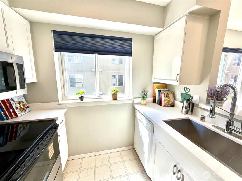 Property photo for 712 E Denny Way #401, Seattle photo 14