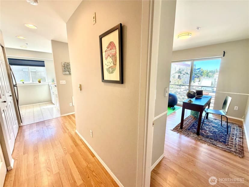Property photo for 712 E Denny Way #401, Seattle photo 7