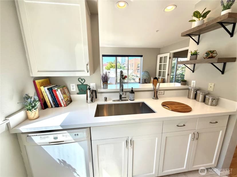 Property photo for 712 E Denny Way #401, Seattle photo 13