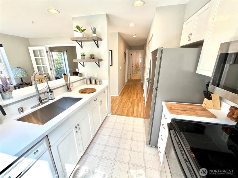 Property photo for 712 E Denny Way #401, Seattle photo 11