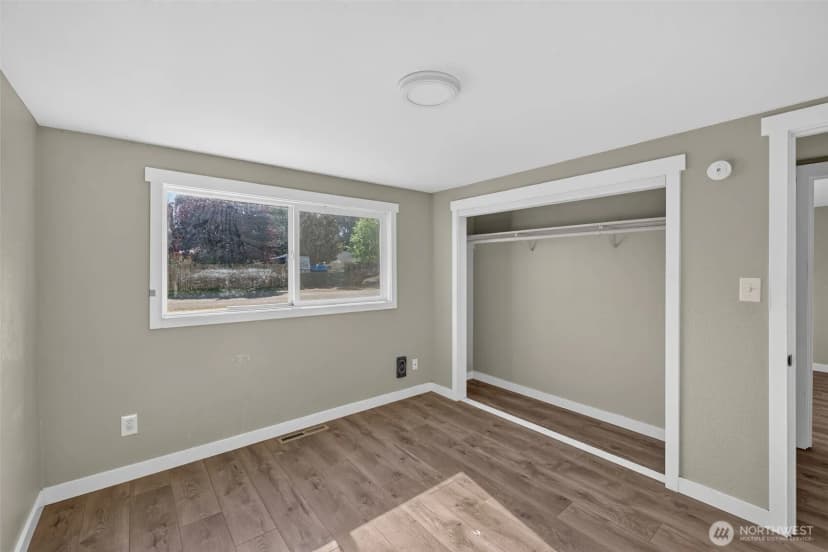 Property photo for 1402 Violet Meadow Street S, Tacoma photo 10