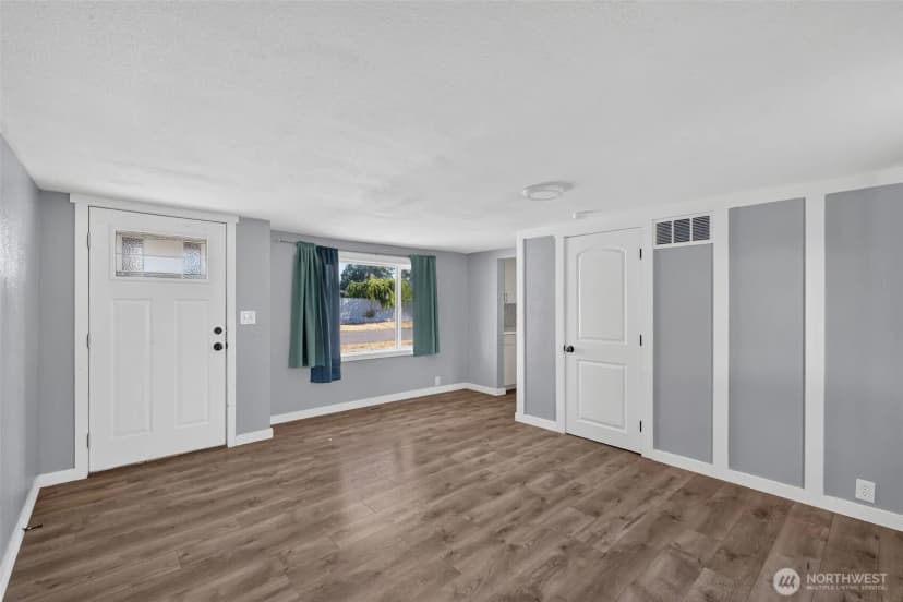 Property photo for 1402 Violet Meadow Street S, Tacoma photo 7