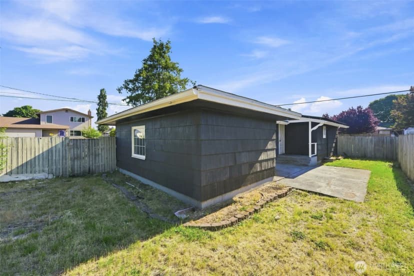 Property photo for 1402 Violet Meadow Street S, Tacoma photo 19
