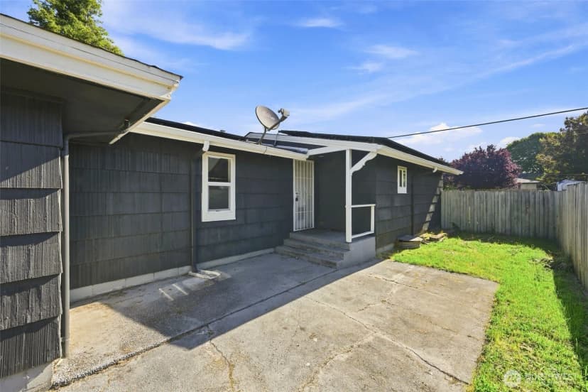 Property photo for 1402 Violet Meadow Street S, Tacoma photo 17