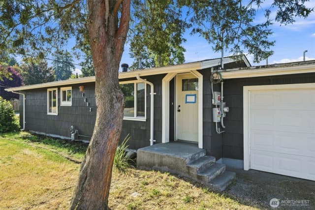 Property photo for 1402 Violet Meadow Street S, Tacoma photo 2