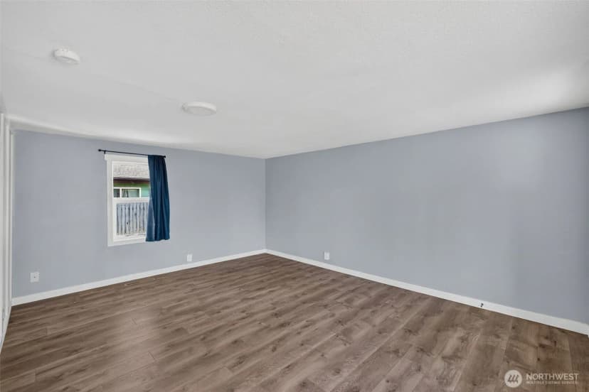 Property photo for 1402 Violet Meadow Street S, Tacoma photo 9