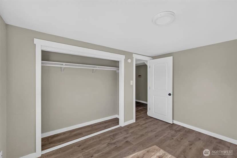 Property photo for 1402 Violet Meadow Street S, Tacoma photo 11