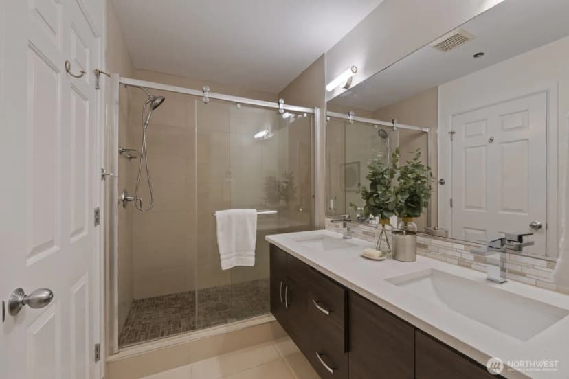 Property photo for 71 Sunset Court Nw, Issaquah photo 31