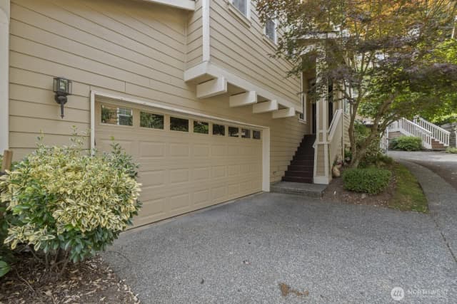 Property photo for 71 Sunset Court Nw, Issaquah photo 2
