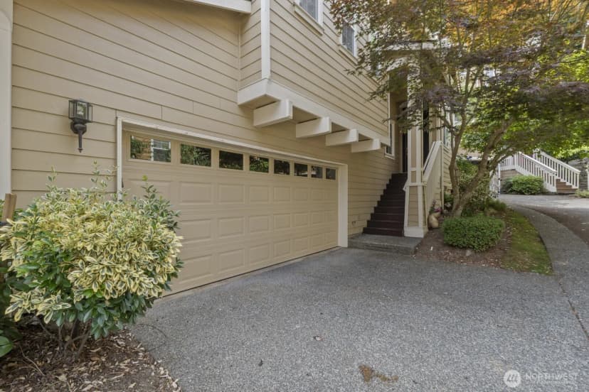 Property photo for 71 Sunset Court Nw, Issaquah photo 2