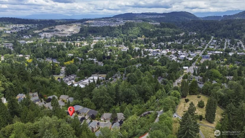 Property photo for 71 Sunset Court Nw, Issaquah photo 37