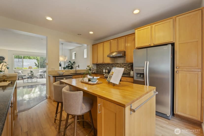 Property photo for 71 Sunset Court Nw, Issaquah photo 10