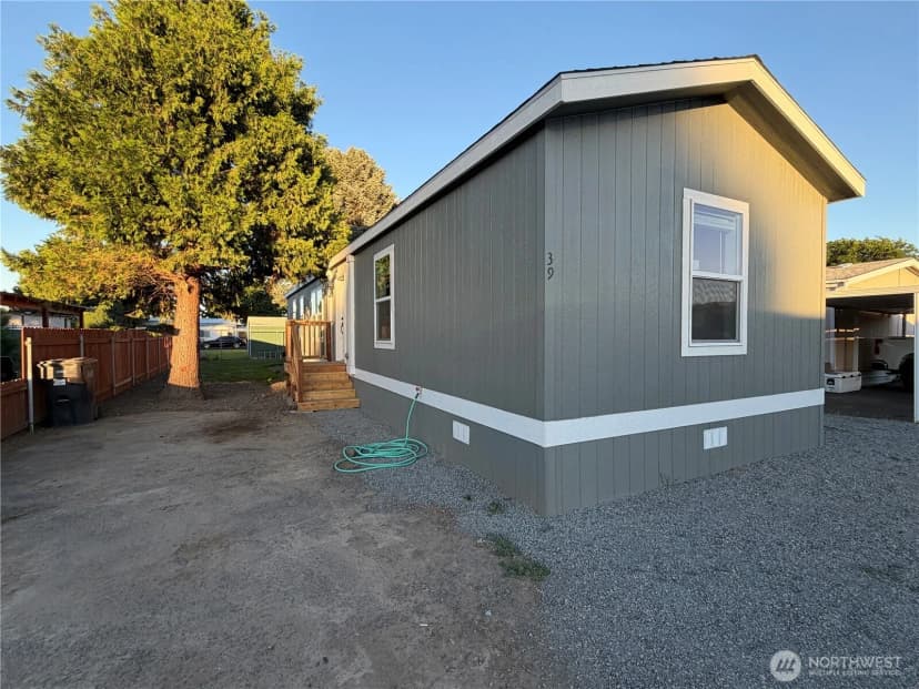 Property photo for 105 W Washington Avenue #39, Yakima photo 2