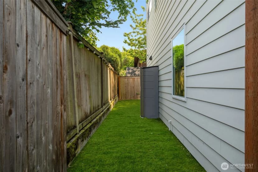 Property photo for 8530 13th Avenue Nw #b, Seattle photo 38
