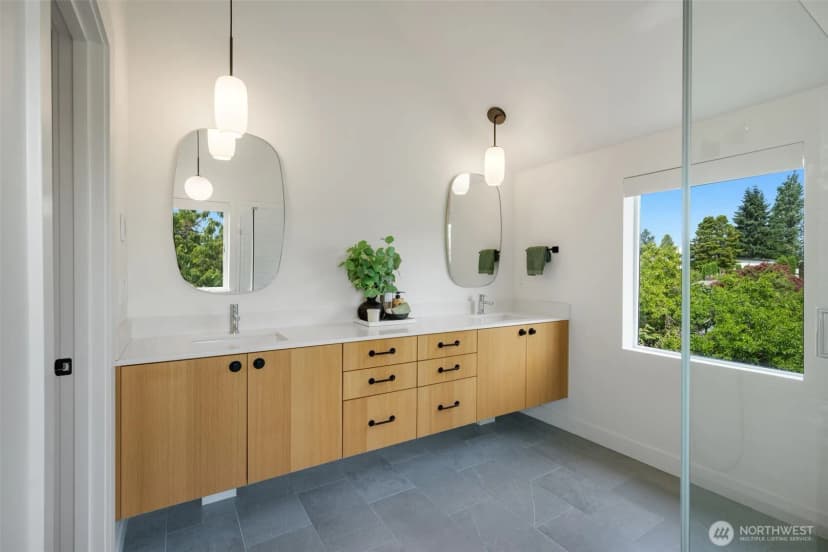 Property photo for 8530 13th Avenue Nw #b, Seattle photo 30