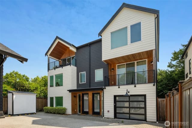 Property photo for 8530 13th Avenue Nw #b, Seattle photo 2