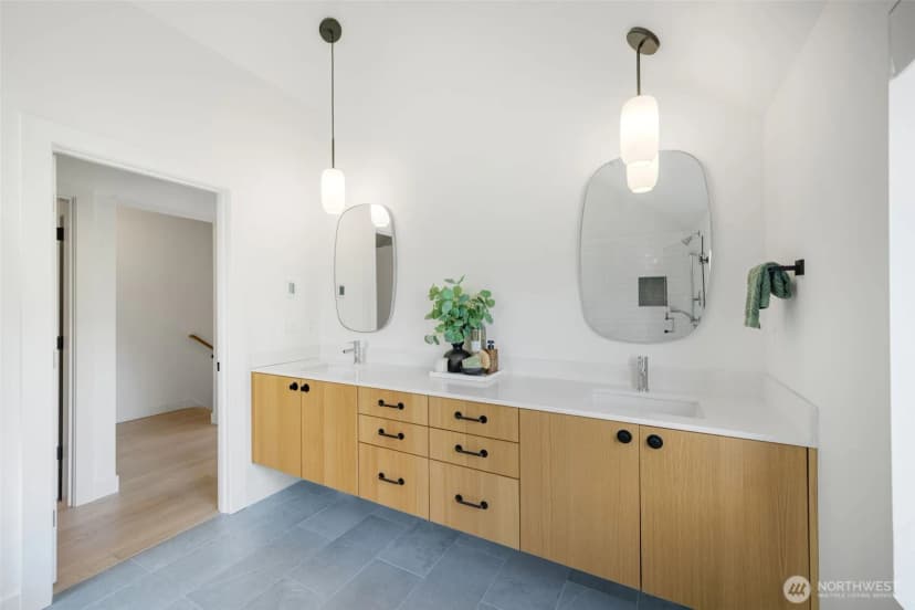 Property photo for 8530 13th Avenue Nw #b, Seattle photo 29