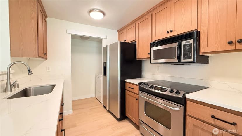 Property photo for 28704 18th Avenue S #v102, Federal Way photo 7