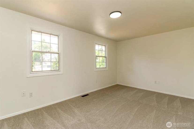 Property photo for 5403 Edgewood Drive E, Edgewood photo 27