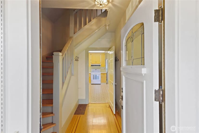 Property photo for 747 N 73rd Street, Seattle photo 6