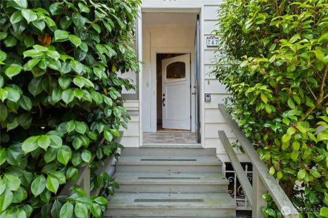 Property photo for 747 N 73rd Street, Seattle photo 5