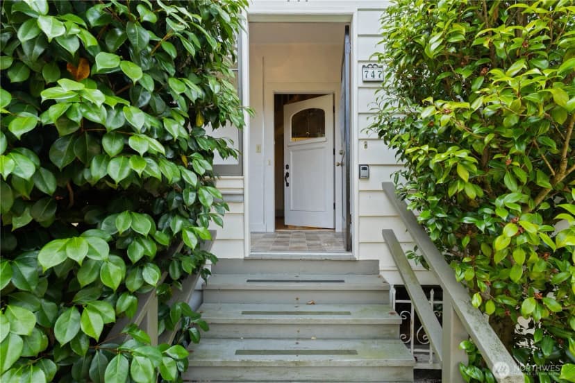 Property photo for 747 N 73rd Street, Seattle photo 5